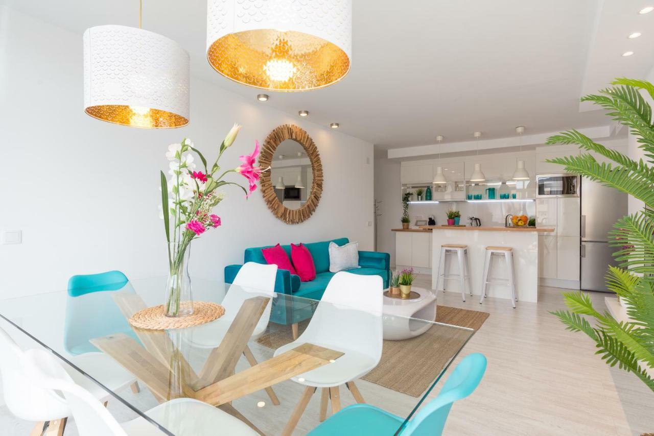 Stunning Spacious City Apartment With Free Parking マラガ エクステリア 写真