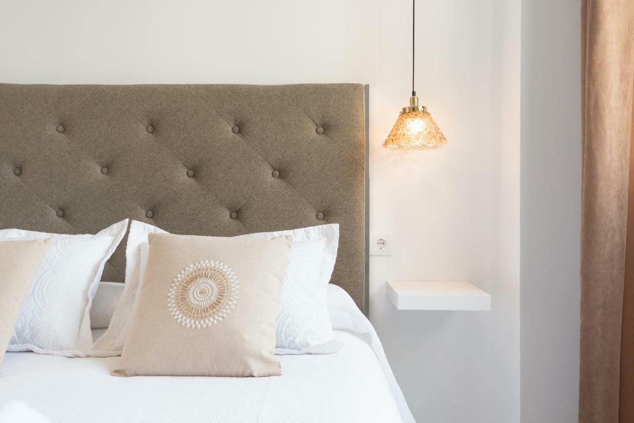 Stunning Spacious City Apartment With Free Parking マラガ エクステリア 写真