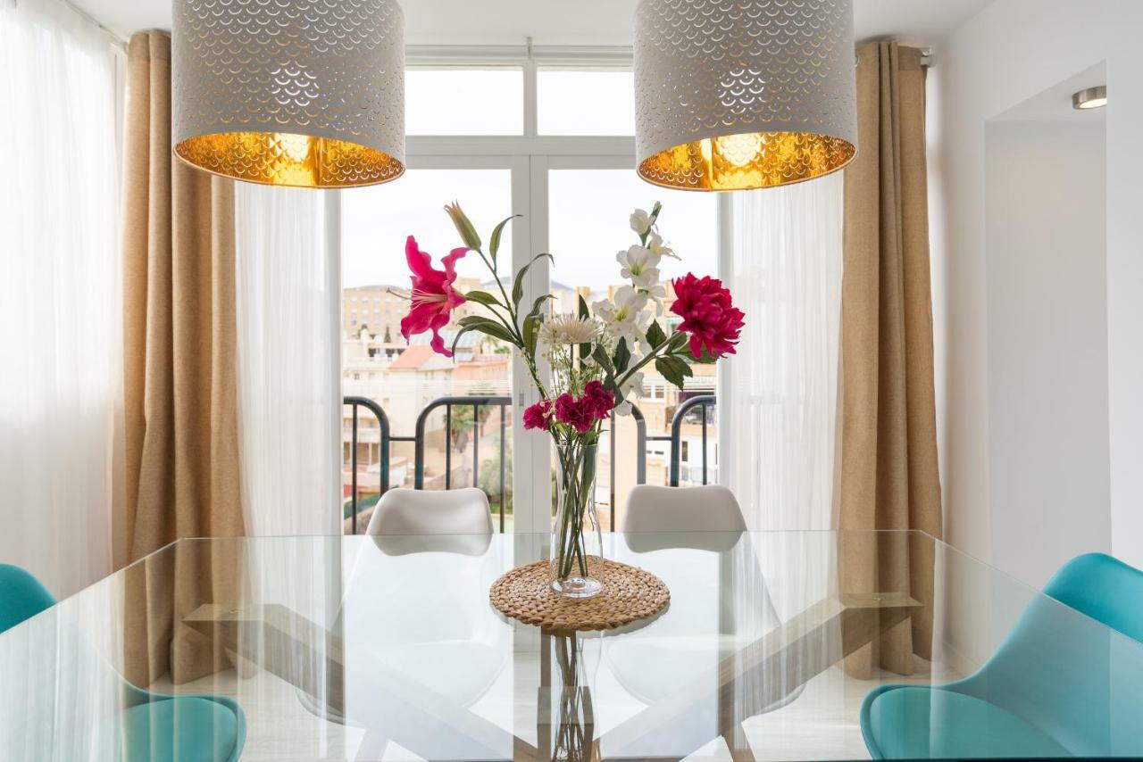 Stunning Spacious City Apartment With Free Parking マラガ エクステリア 写真