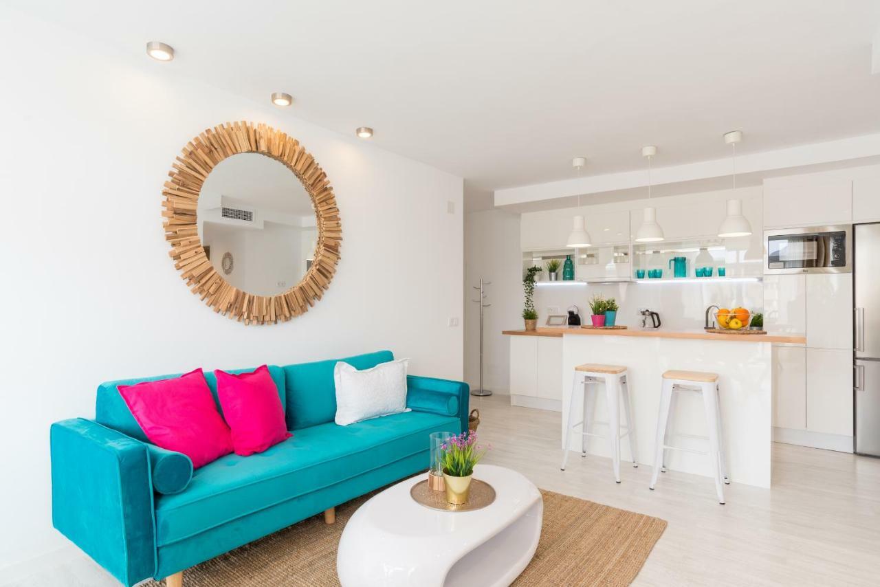 Stunning Spacious City Apartment With Free Parking マラガ エクステリア 写真