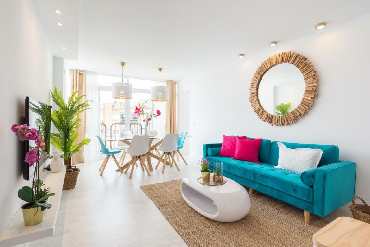 Stunning Spacious City Apartment With Free Parking マラガ エクステリア 写真