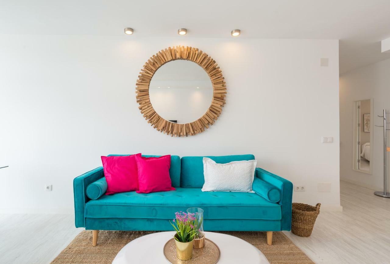 Stunning Spacious City Apartment With Free Parking マラガ エクステリア 写真
