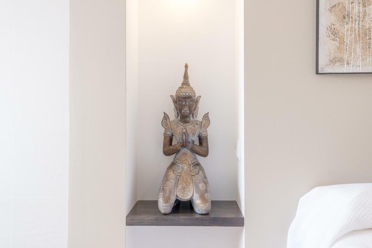 Stunning Spacious City Apartment With Free Parking マラガ エクステリア 写真