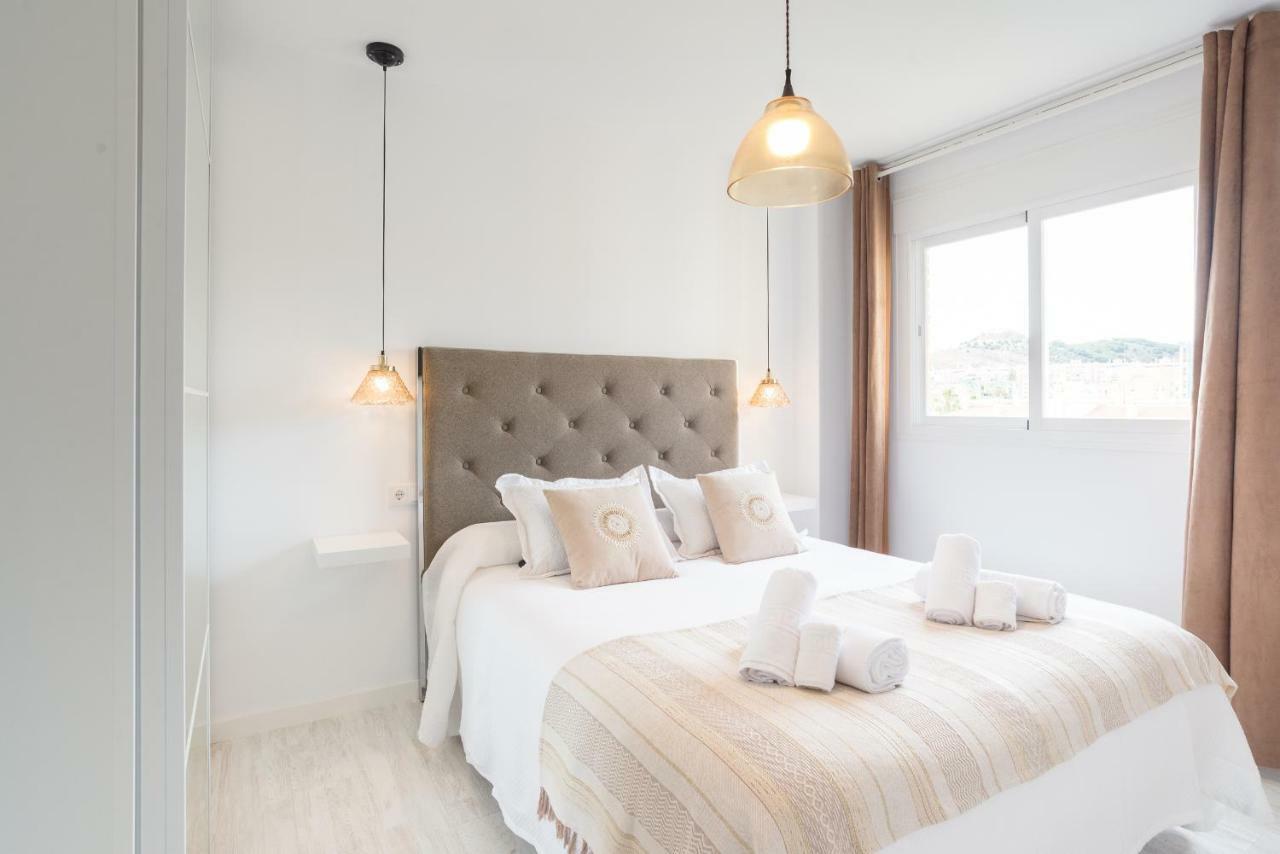 Stunning Spacious City Apartment With Free Parking マラガ エクステリア 写真