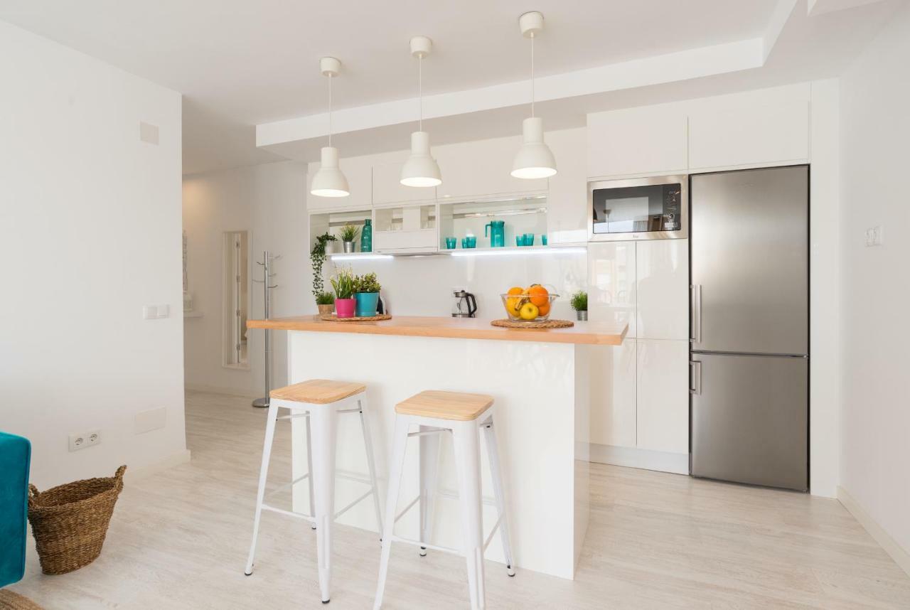Stunning Spacious City Apartment With Free Parking マラガ エクステリア 写真